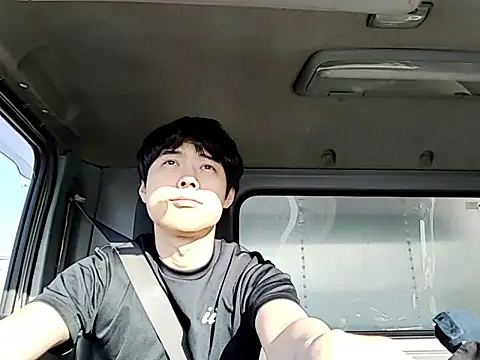 whitebriefboy online show from May 9, 2026, 9:51 pm
