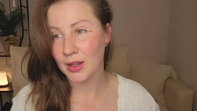 Snapshot of Helens_love chatting on July 18, 2026, 1:25 am Helens love online show from July 18, 2026, 1:25 am