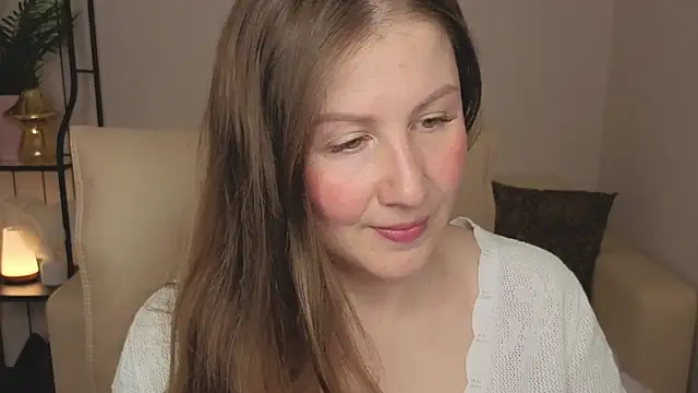 Snapshot of Helens_love chatting on June 5, 2026, 1:43 am Helens love online show from June 5, 2026, 1:43 am