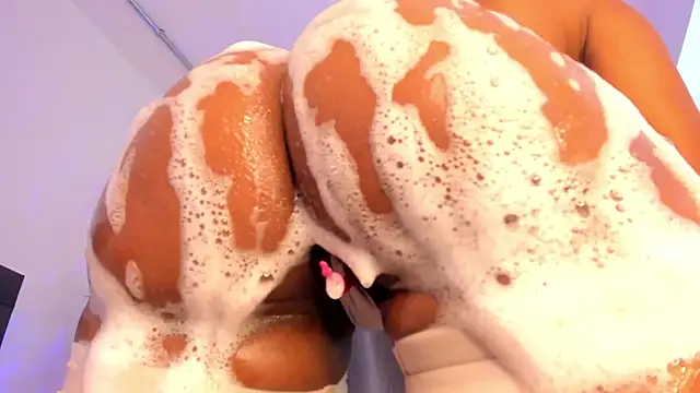 ebony hot1 online show from March 18, 2025, 8:05 pm