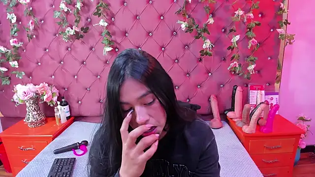 Mariana Prin online show from November 27, 2025, 2:45 am