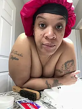 Snapshot of SexyHoneyRedd chatting on January 13, 2025, 11:41 am SexyHoneyRedd online show from January 13, 2025, 11:41 am