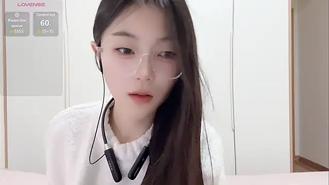 Sweet-Angel999 online show from February 17, 2025, 1:22 pm