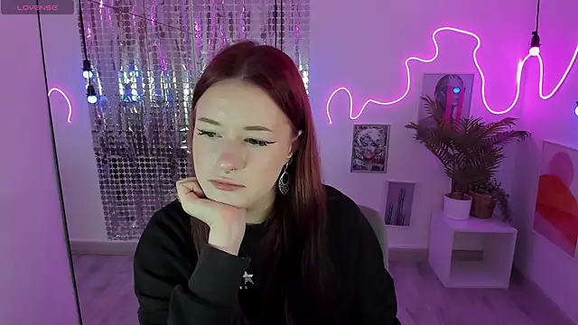 Lily Moonlight online show from September 21, 2025, 6:51 am