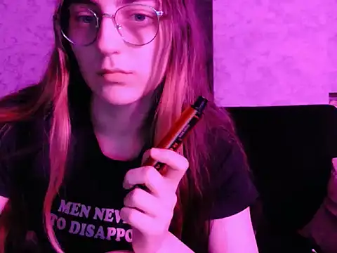 AliceMoonsea online show from March 12, 2026, 11:31 pm