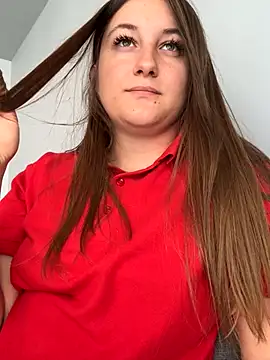 Strawberryyyyik online show from September 24, 2025, 5:03 am