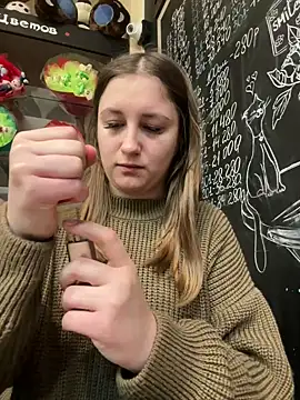 Strawberryyyyik online show from January 17, 2025, 4:49 am