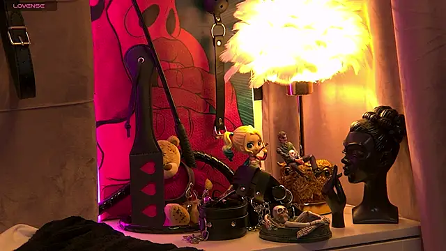 ZoeMesmerize online show from November 6, 2025, 11:03 am