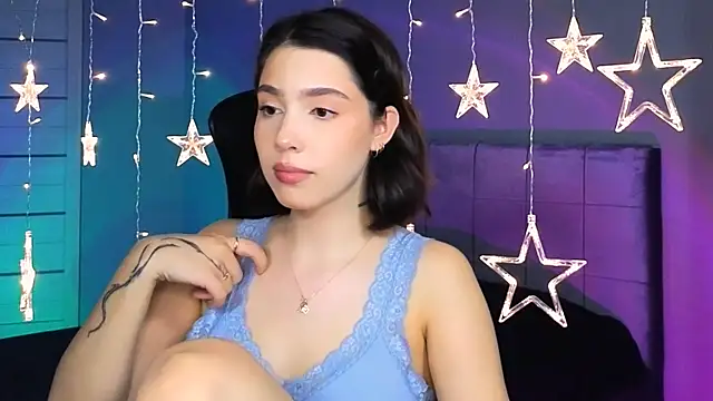 Stacy Gonzales  online show from September 26, 2025, 12:01 pm