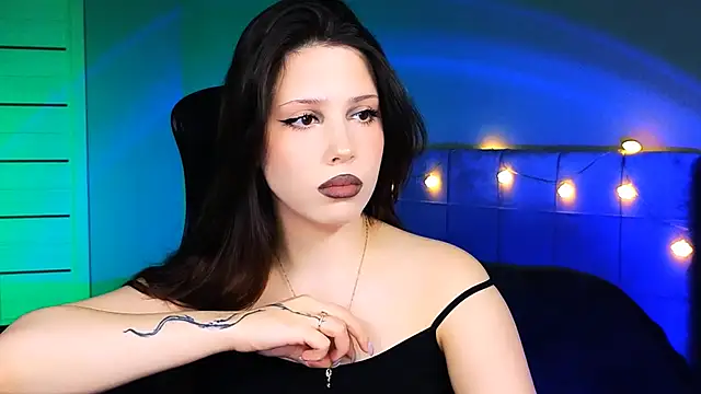 Stacy Gonzales  online show from February 28, 2025, 3:26 pm