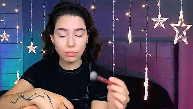 Stacy Gonzales  online show from September 28, 2025, 6:20 am