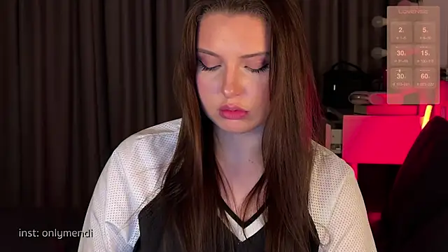 Snapshot of MENNDI chatting on February 28, 2025, 7:46 pm MENNDI online show from February 28, 2025, 7:46 pm