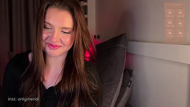 Snapshot of MENNDI chatting on February 27, 2025, 3:29 am MENNDI online show from February 27, 2025, 3:29 am