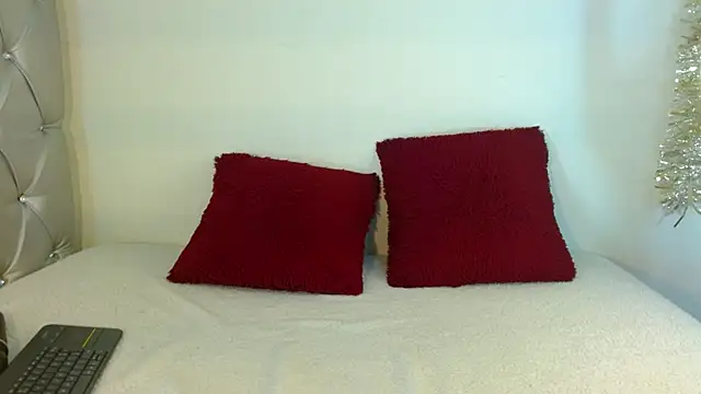 JessicaRabbit04 online show from November 13, 2025, 8:46 pm