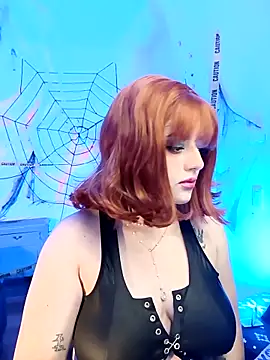 Lin-cute online show from October 30, 2025, 4:44 am