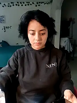 Lin-cute online show from February 12, 2025, 3:40 am