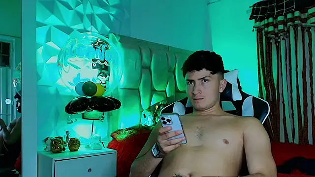 santyago taylor online show from March 19, 2025, 12:26 am