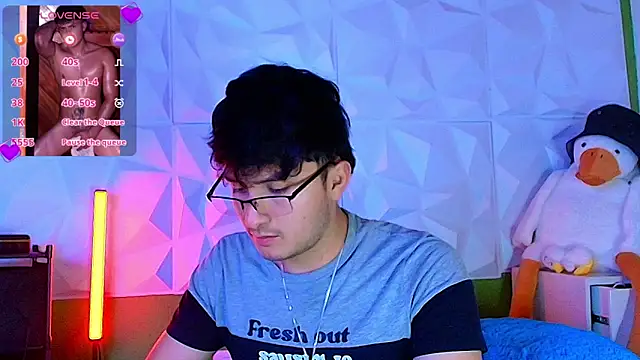 santyago taylor online show from October 9, 2025, 6:41 pm