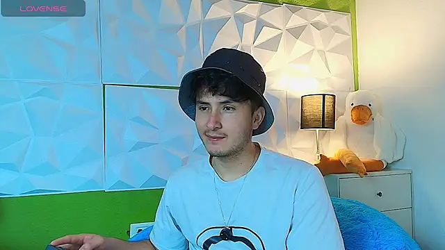 santyago taylor online show from September 17, 2025, 7:27 pm