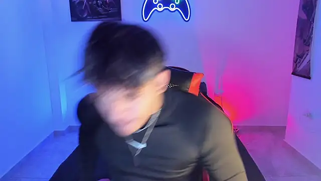 LuciferM Star online show from November 6, 2025, 10:03 pm