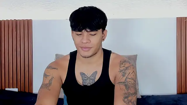 Snapshot of LuciferM_Star chatting on March 20, 2026, 4:35 am LuciferM Star online show from March 20, 2026, 4:35 am