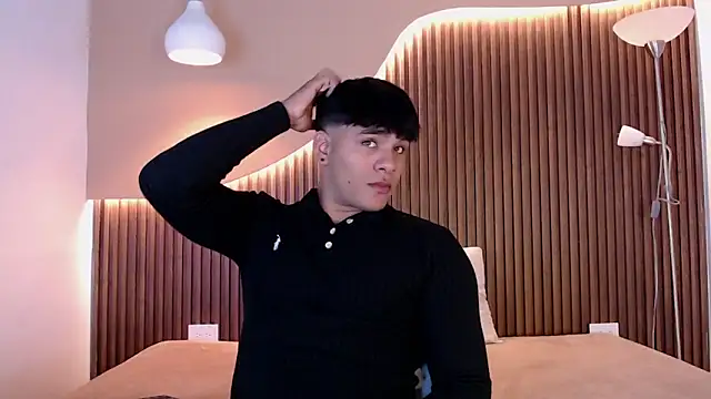 Snapshot of LuciferM_Star chatting on February 10, 2026, 4:11 am LuciferM Star online show from February 10, 2026, 4:11 am