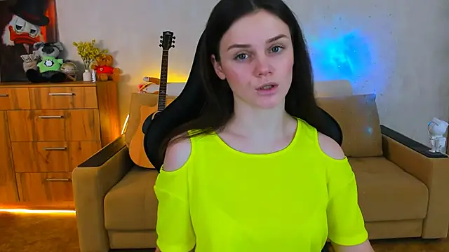 Lora Cain online show from December 5, 2024, 2:17 pm