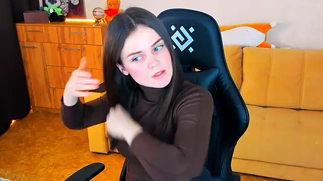 Lora Cain online show from January 9, 2025, 1:56 pm