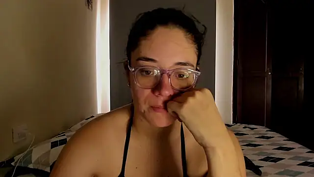 Snapshot of atenas_05_ chatting on July 26, 2026, 4:25 pm atenas 05 online show from July 26, 2026, 4:25 pm
