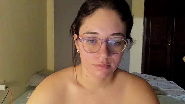 Snapshot of atenas_05_ chatting on June 26, 2026, 9:26 am atenas 05 online show from June 26, 2026, 9:26 am