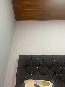 alisson carolina73 online show from July 18, 2026, 3:04 am