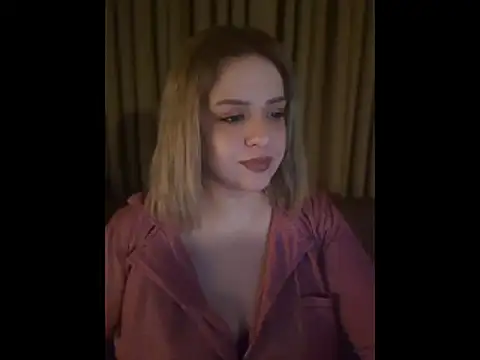 cansuozell online show from June 18, 2026, 7:19 pm