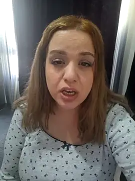 cansuozell online show from November 30, 2025, 12:17 pm