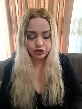 Snapshot of cansuozell chatting on March 23, 2026, 6:35 am cansuozell online show from March 23, 2026, 6:35 am