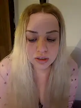 Snapshot of cansuozell chatting on March 24, 2026, 6:52 pm cansuozell online show from March 24, 2026, 6:52 pm