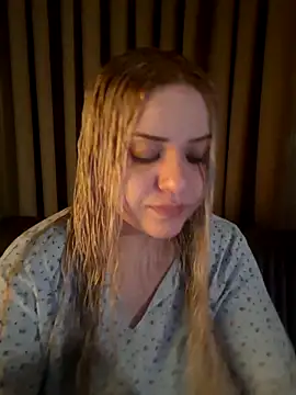 Snapshot of cansuozell chatting on March 25, 2026, 7:13 pm cansuozell online show from March 25, 2026, 7:13 pm