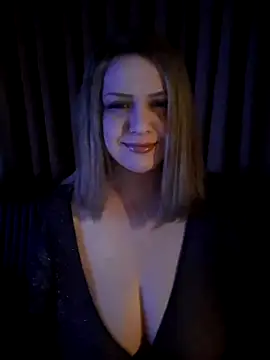 Snapshot of cansuozell chatting on March 4, 2026, 4:37 pm cansuozell online show from March 4, 2026, 4:37 pm