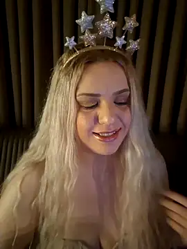 Snapshot of cansuozell chatting on March 17, 2026, 4:43 pm cansuozell online show from March 17, 2026, 4:43 pm