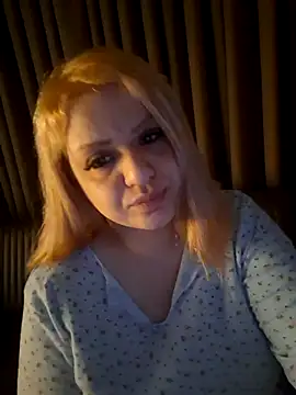 Snapshot of cansuozell chatting on March 3, 2026, 8:49 pm cansuozell online show from March 3, 2026, 8:49 pm