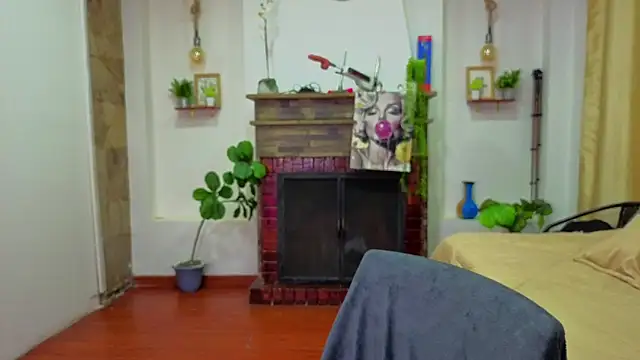 Snapshot of dulce_celeste15 chatting on January 13, 2026, 5:28 pm dulce celeste15 online show from January 13, 2026, 5:28 pm