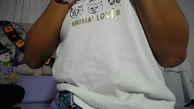 KOURTNEY-- online show from October 9, 2025, 2:23 am