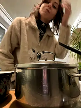 BroadFantasy online show from October 19, 2025, 3:48 pm