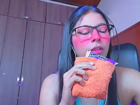  ALLYSON18  online show from July 28, 2026, 3:21 pm