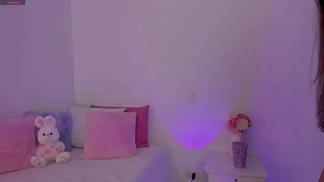 Snapshot of Brisa_blue chatting on April 8, 2026, 6:53 pm Brisa blue online show from April 8, 2026, 6:53 pm