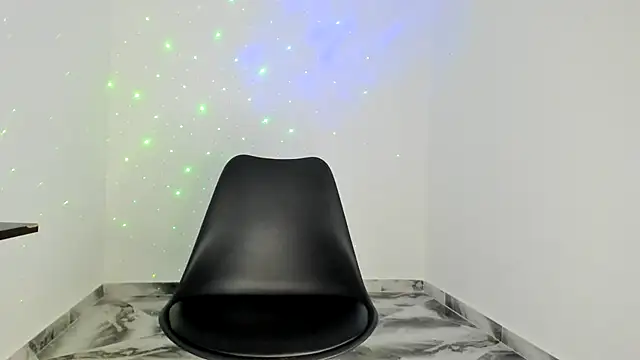 Snapshot of mikee_scooth chatting on December 17, 2025, 6:35 pm mikee scooth online show from December 17, 2025, 6:35 pm