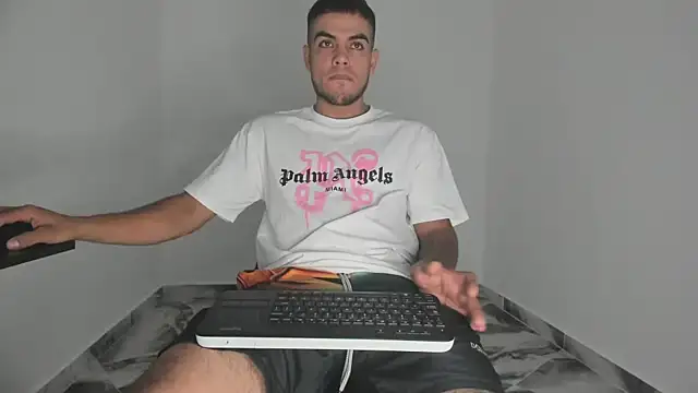 Snapshot of mikee_scooth chatting on November 17, 2025, 5:50 pm mikee scooth online show from November 17, 2025, 5:50 pm