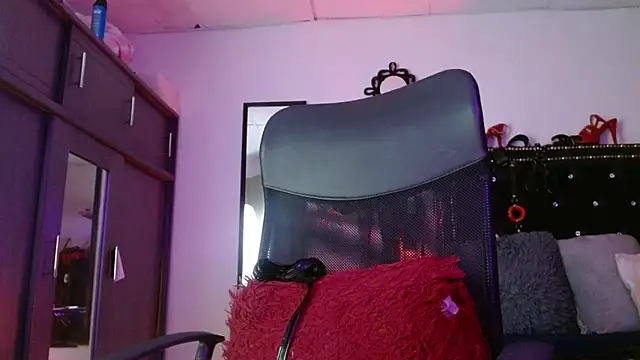 SamaraMartinez online show from November 18, 2025, 11:02 am