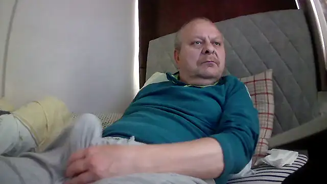 amylrmm1903 online show from May 17, 2026, 11:54 am