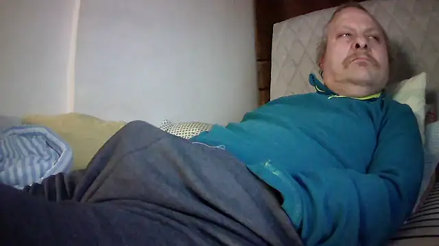 Snapshot of amylrmm1903 chatting on February 8, 2026, 4:05 pm amylrmm1903 online show from February 8, 2026, 4:05 pm