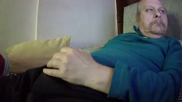 Snapshot of amylrmm1903 chatting on February 22, 2026, 11:45 am amylrmm1903 online show from February 22, 2026, 11:45 am